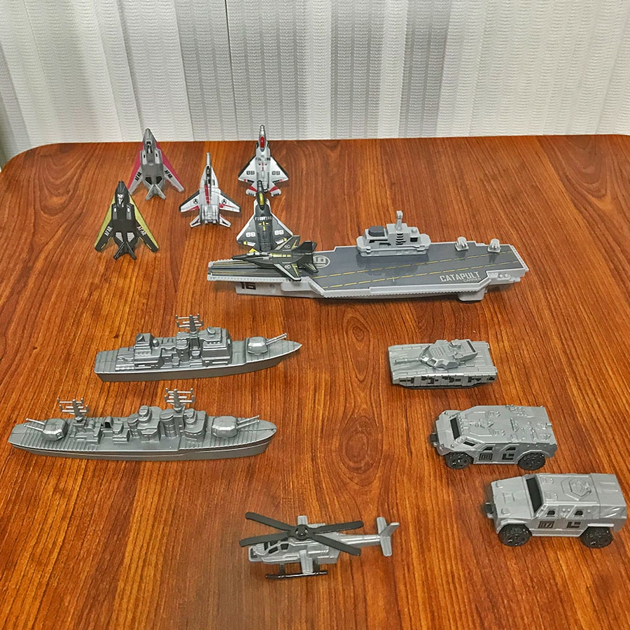 Kids Toys Supplier - gepantserde voertuigunit tank helikopter vliegdekschip gevechtsgroep